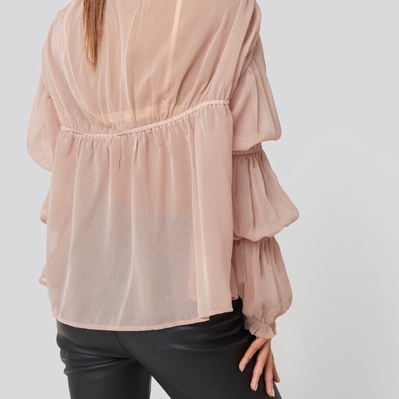 The perfect Parisian bubble blouse - Picture 2 of 7